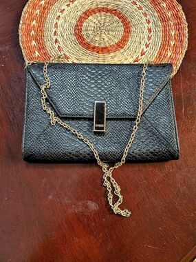 GUESS Black Snakeskin-Texture Chain Clutch